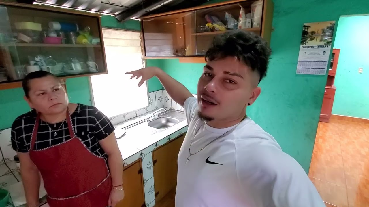 Ya todo preparando y listeria Miren como preparan las tortitas de pito 😋 familia bro 