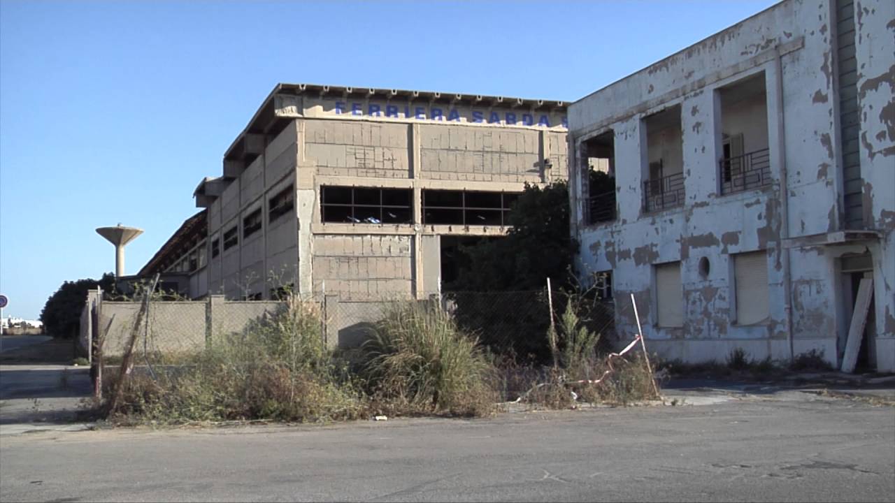 Porto Torres primo viaggio sul deserto industriale fra rimpianti e speranze