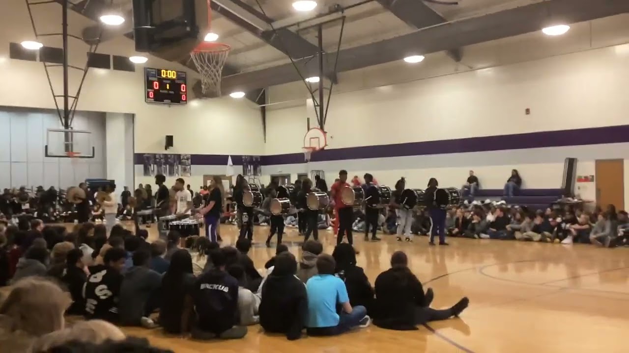 Darlington Highschool and middleschool Falcons marching band(percussions) go crazy 🎵(Dms homecoming)