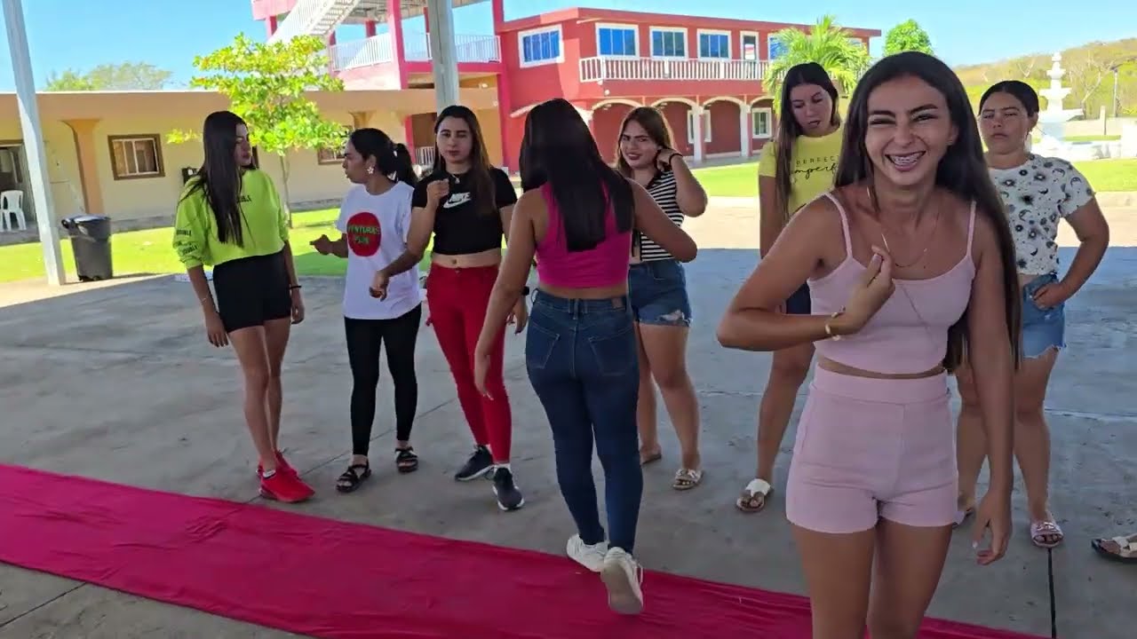 Enojaron a Julissa por las  malas calificaciones que les dieron.