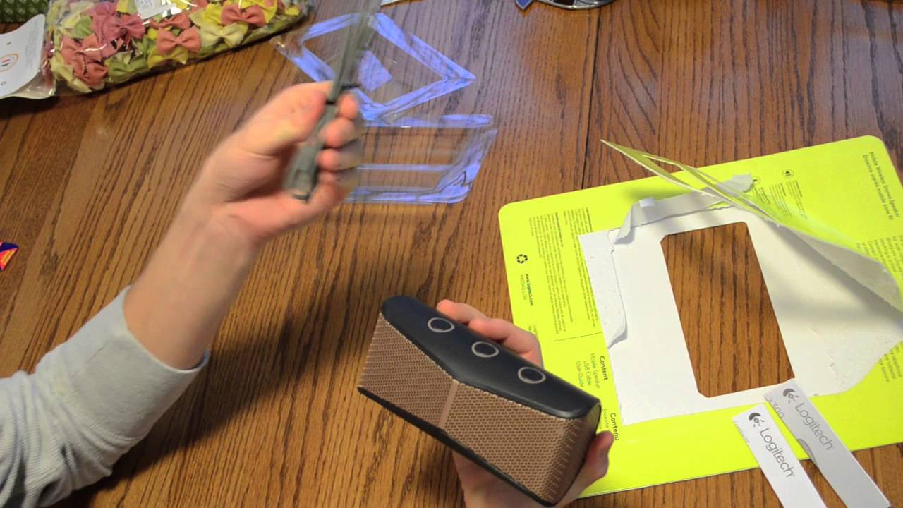 Logitech x300 Mobile Wireless Stereo Speaker Unboxing/Quick Review