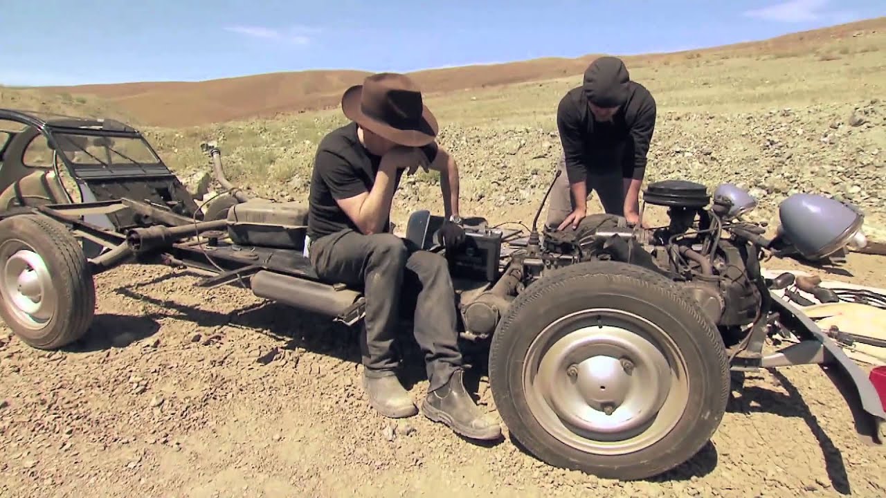 Mythbusters 10 : Comment transformer une Citroën 2CV en moto !