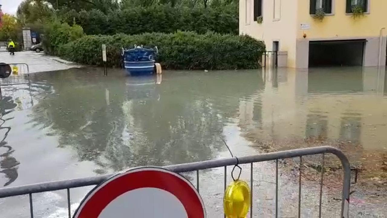 Maltempo, acqua alta a Pordenone: garage e case allagate