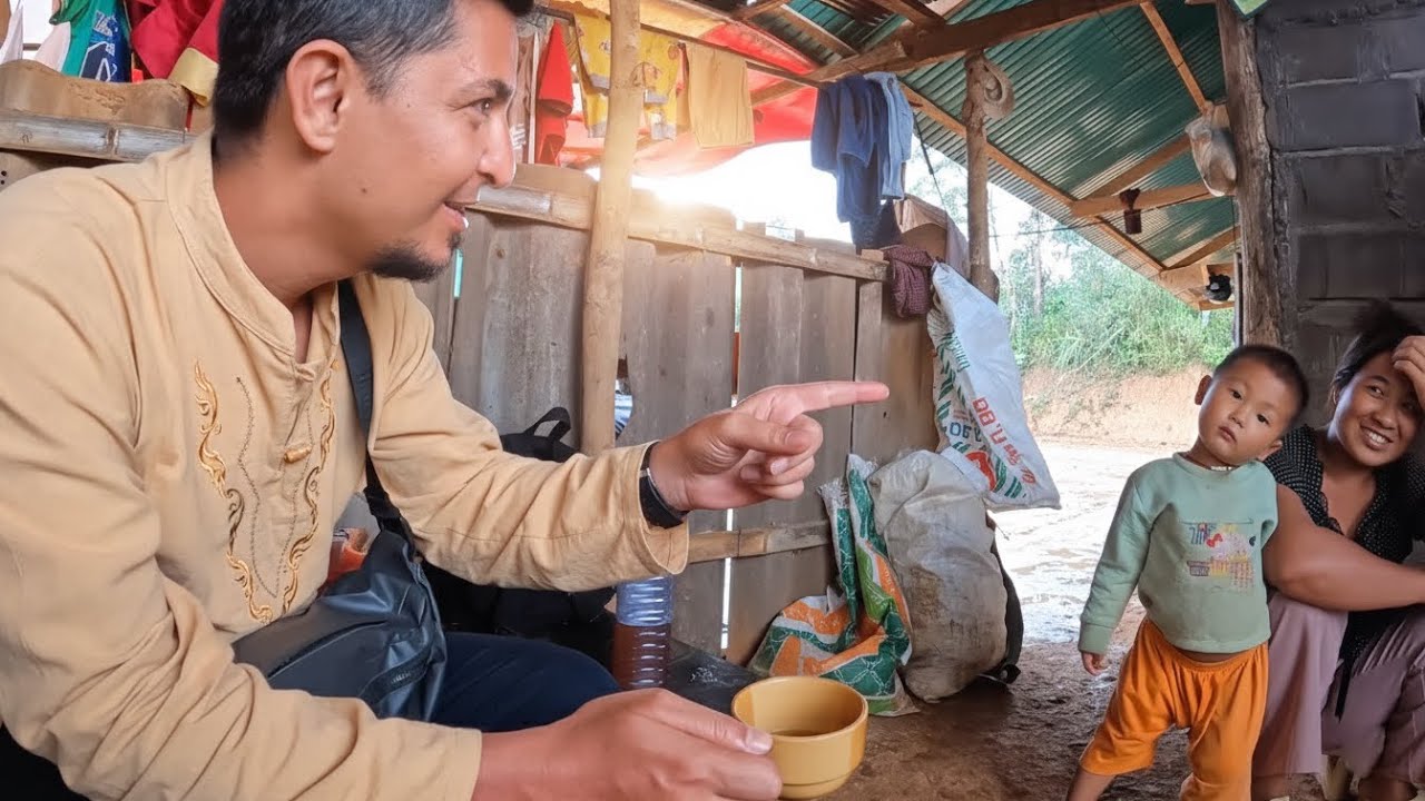 Family from the Kayan Tribe Welcomed Us On the Thai-Burma Border 🇹🇭