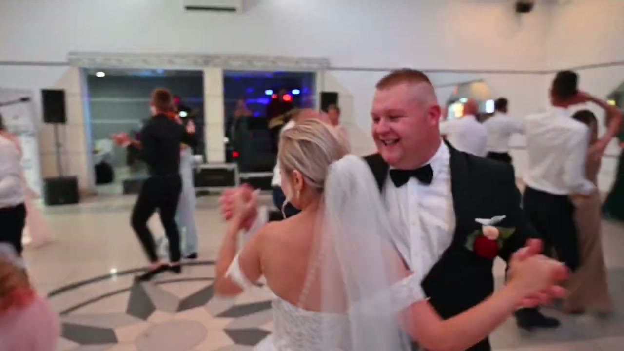Zespół  Jokers    Jesteś  szalona wesele Izy  i  Marcina( sala  Niespodzianka  w  Radzikowie)
