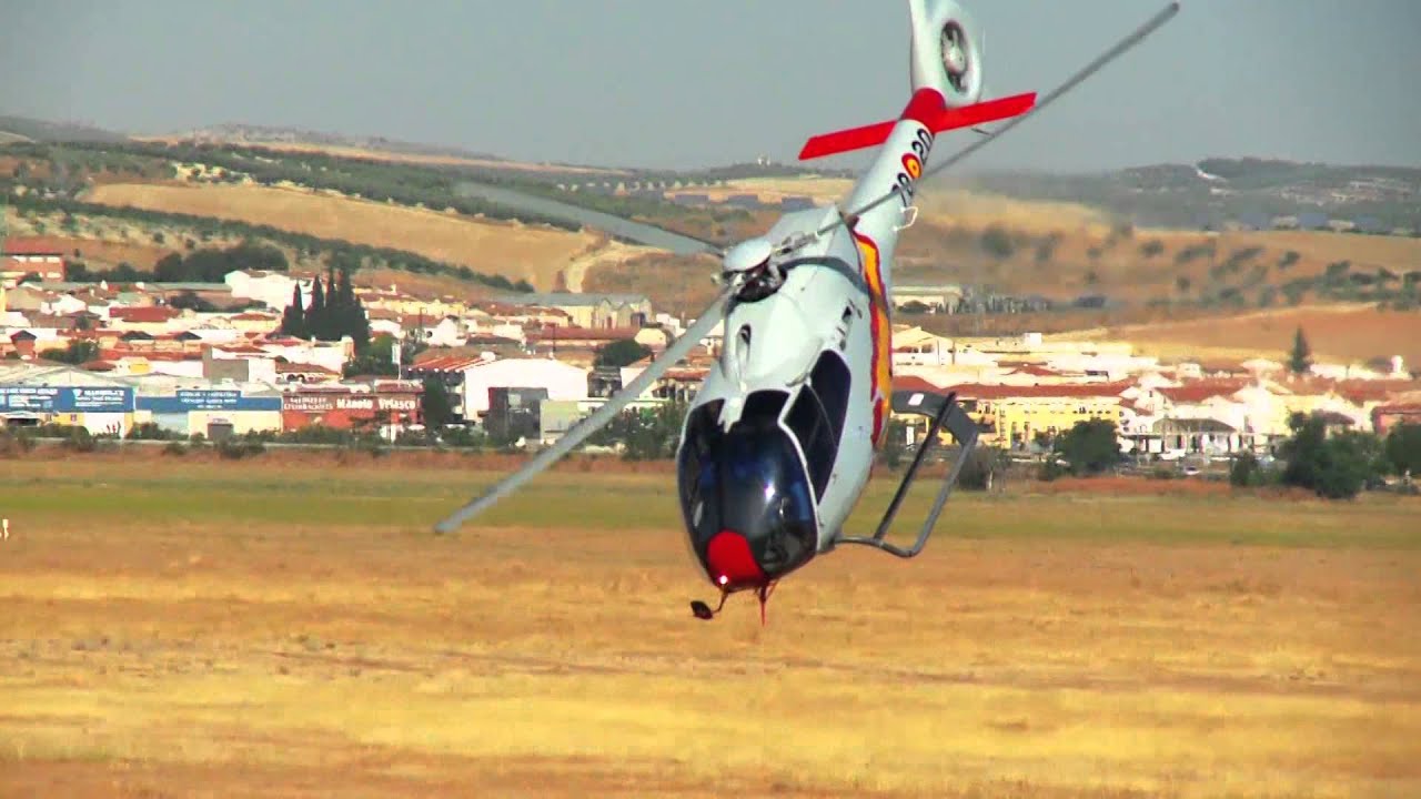 La Patrulla Aspa diez años girando con el Aire