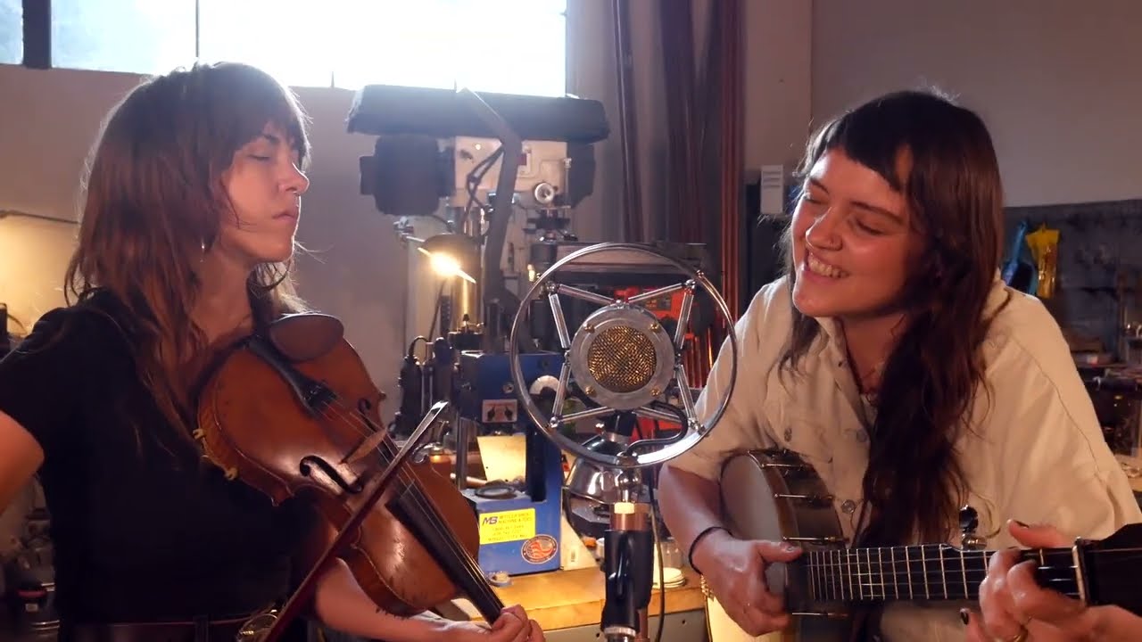 Mama's Broke - How It Ends (Live at Ear Trumpet Labs)