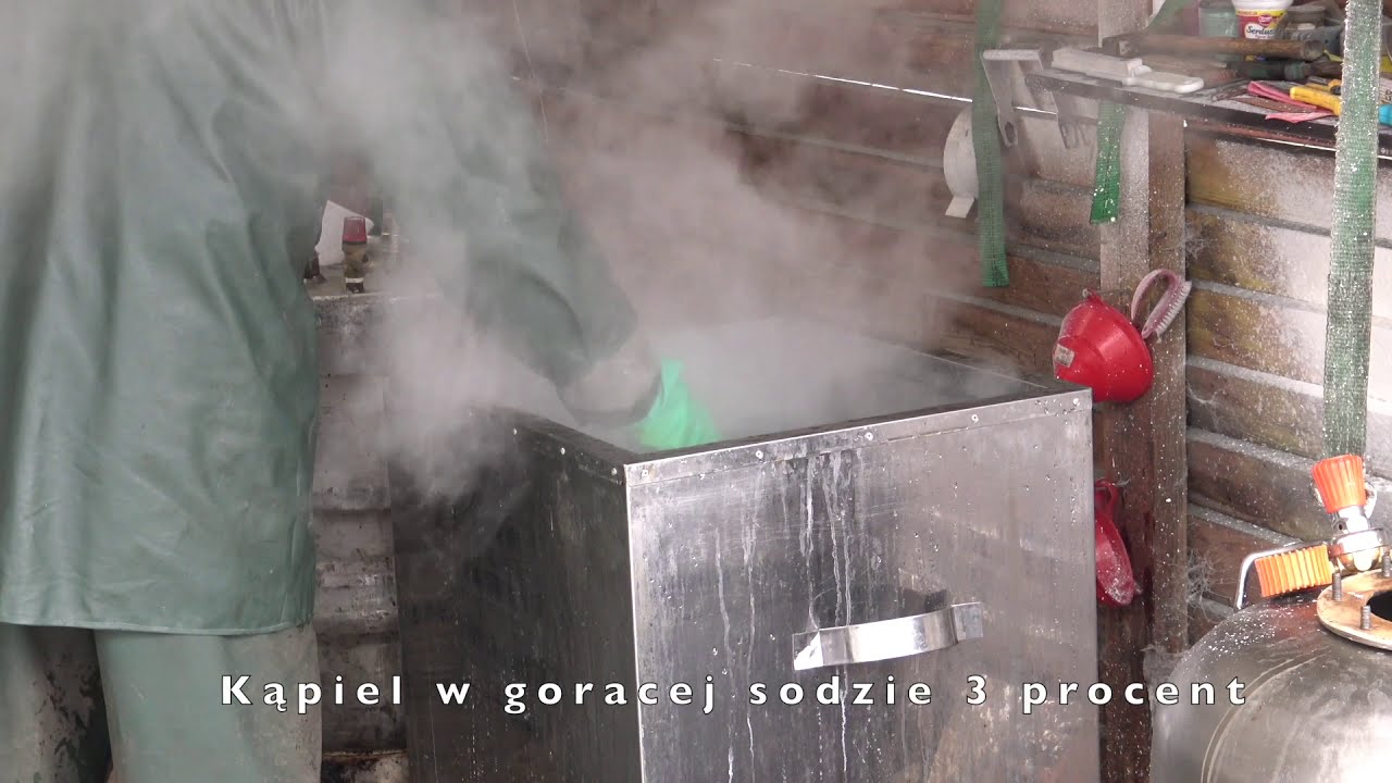 Czyszczenie i dezynfekcja dennic - Pasieka Łaszczych