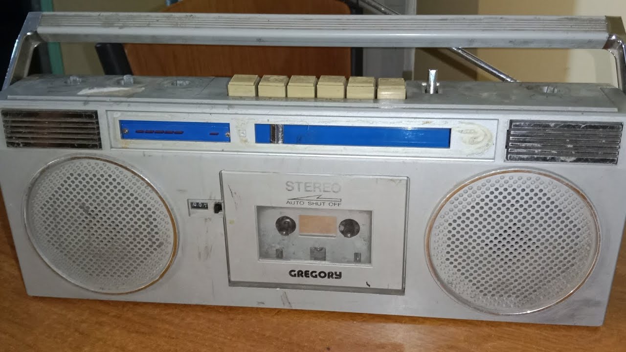 Restoration Gregory TPR 7200F radio cassette recorder with broken chassis part 1