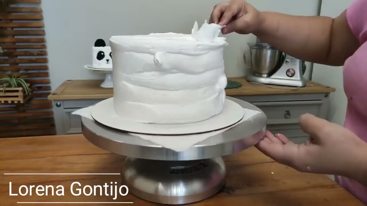 DECORAÇÃO COM PÉROLAS PRETAS EM BOLO 15 X 10 COM BLINDAGEM   COMO FAZER PÉROLAS PRETAS COMESTÍVEIS