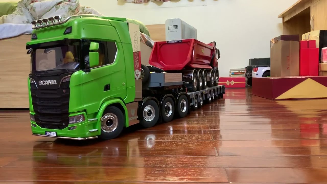 Tamiya Scania S770 8x4/4 heavy haulage, Fury bear 5+2 trailer
