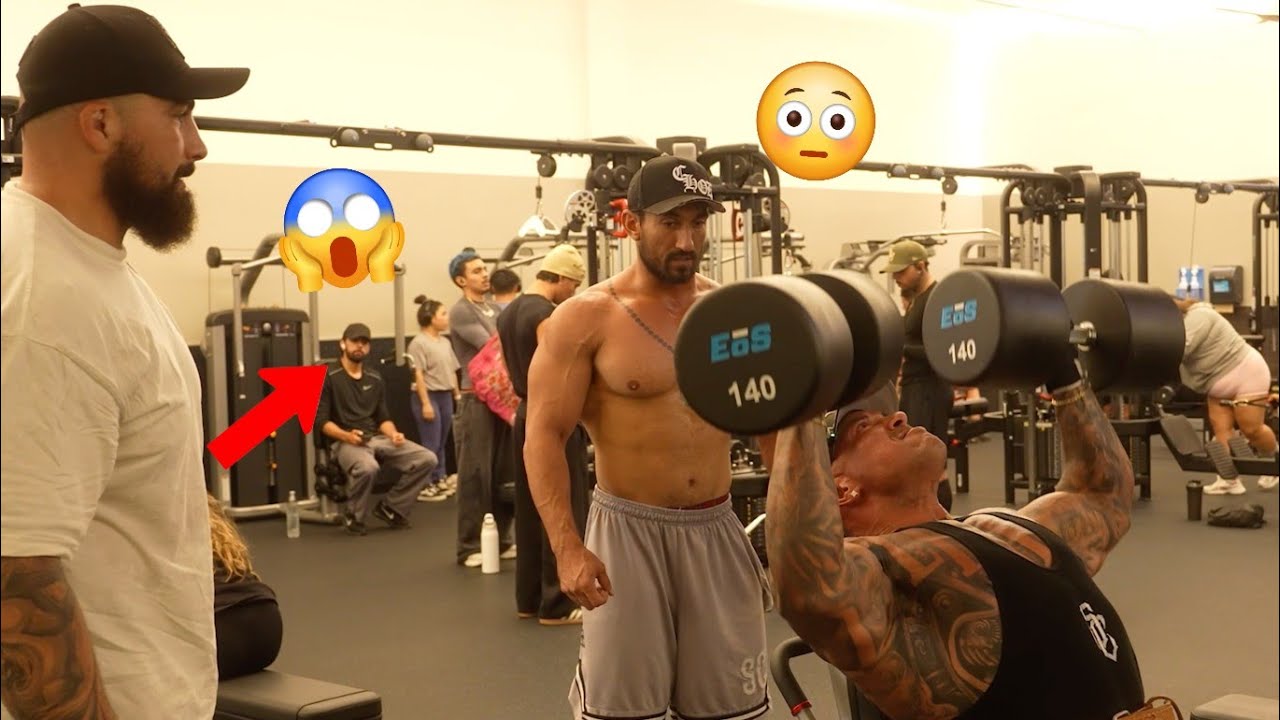 Максимально эффективно используя гантели в UFC Heavy Weight And Strength Cartel!