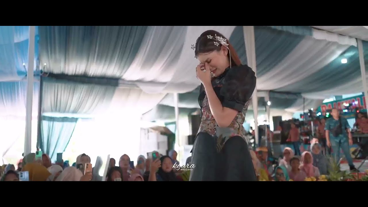 Sri devi nangis di acara wedding bugis nyanyiin mataharimu