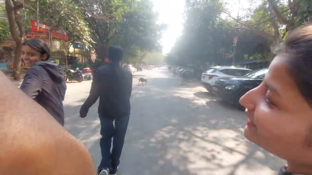 Yrr chota sa institute  haii park maii jana padta hai