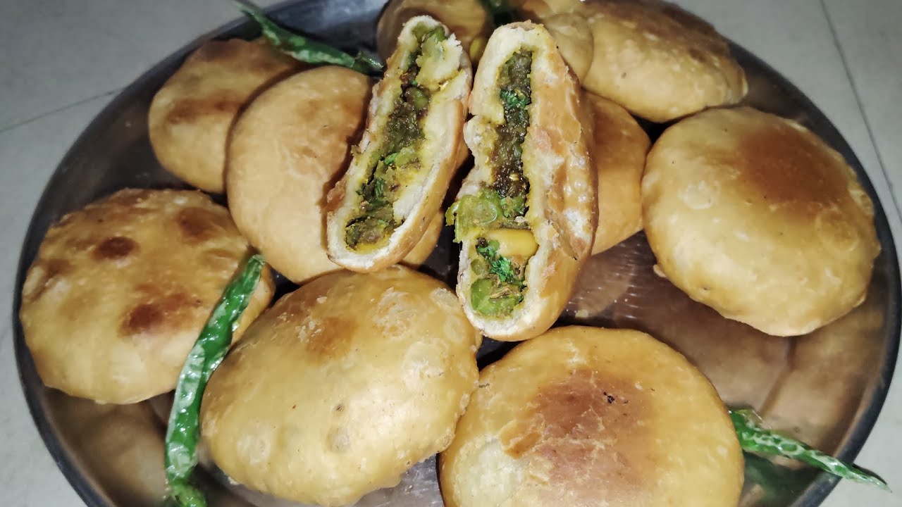 Street style matar ki khasta kachori ki recipe | crispy matar kachori | @alina_khan_169 