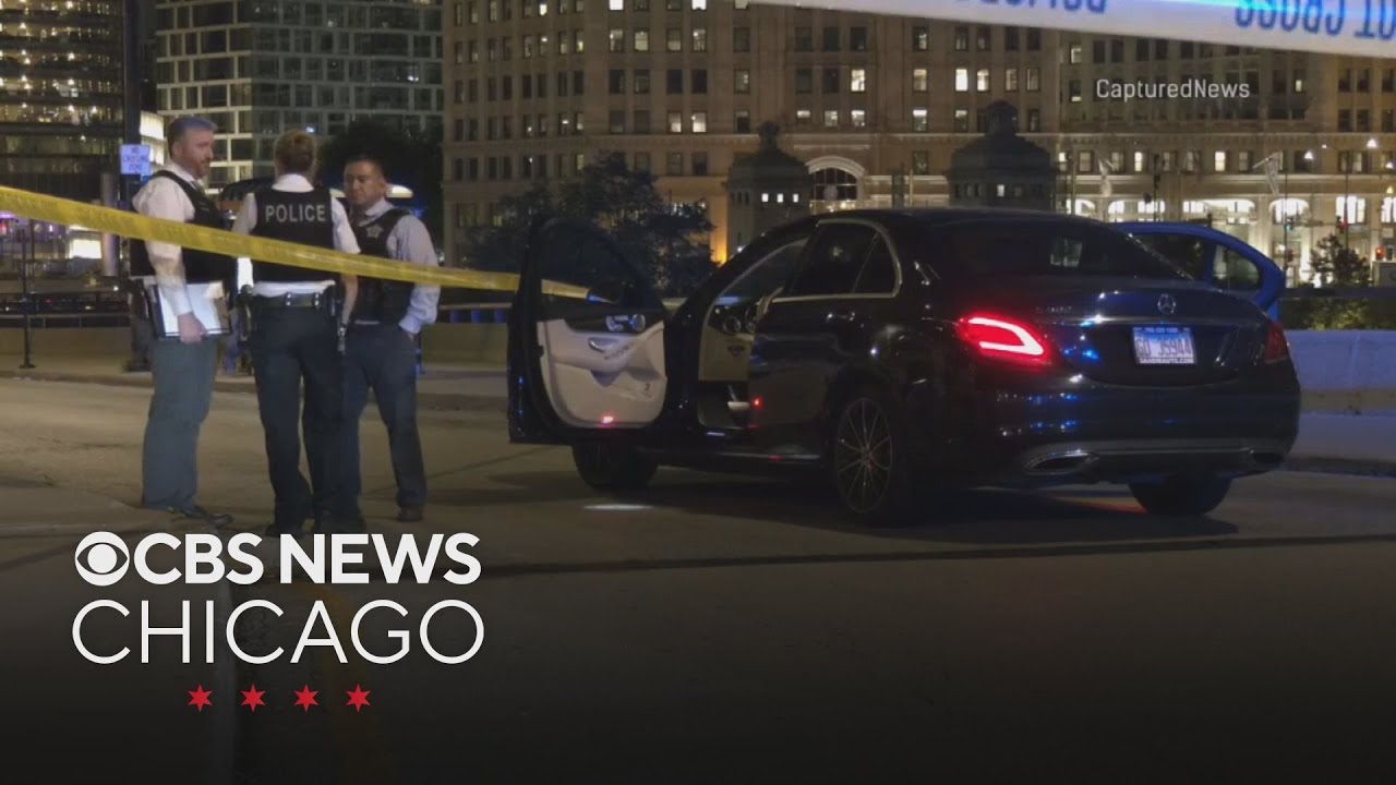 Gun goes off as 6 people rob, attempt to carjack man in Loop; 1 in custody