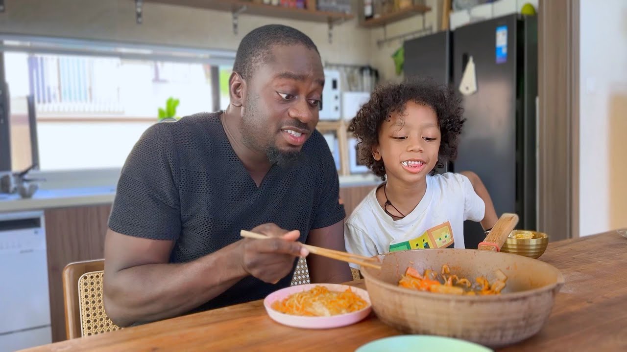 What My Chinese Wife Made Me for Lunch | Family Life in China