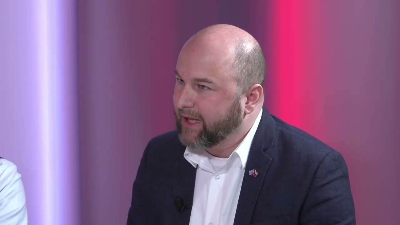 Z&aacute;jem o fotovoltaiku kles&aacute;. Nov&yacute; impulz přinese tlak odběratelů a komunitn&iacute; energetika