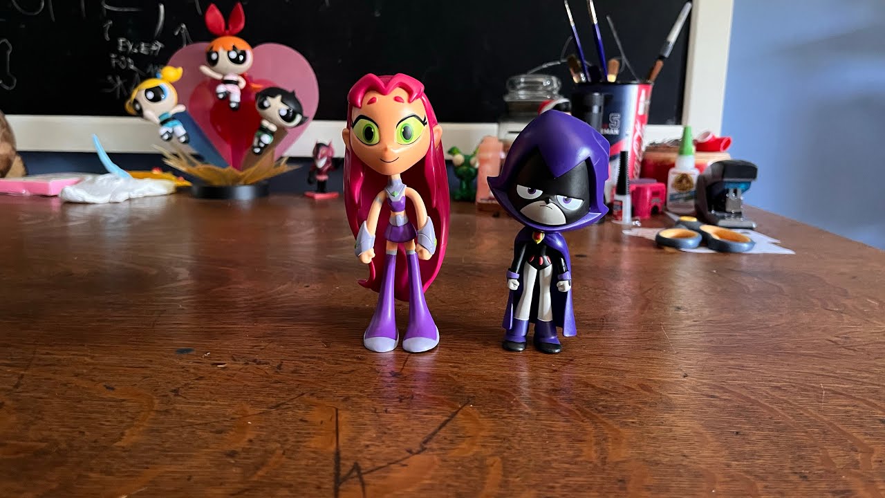 Spin Master Teen Titans Go Twisty Titans Starfire and Raven Action Figure Review