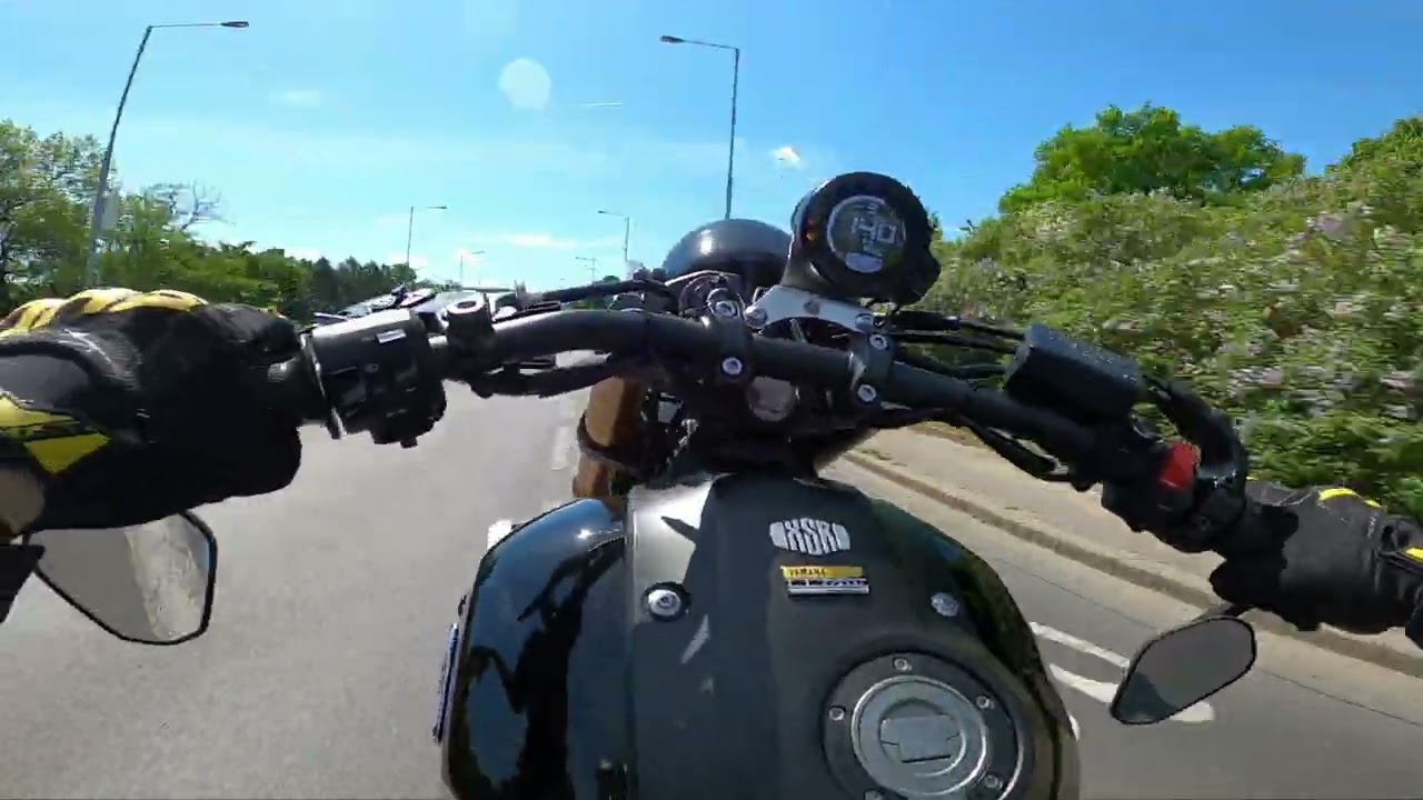 Yamaha XSR900|Top Speed|QS|ECUflash|Wheelie in front of cops