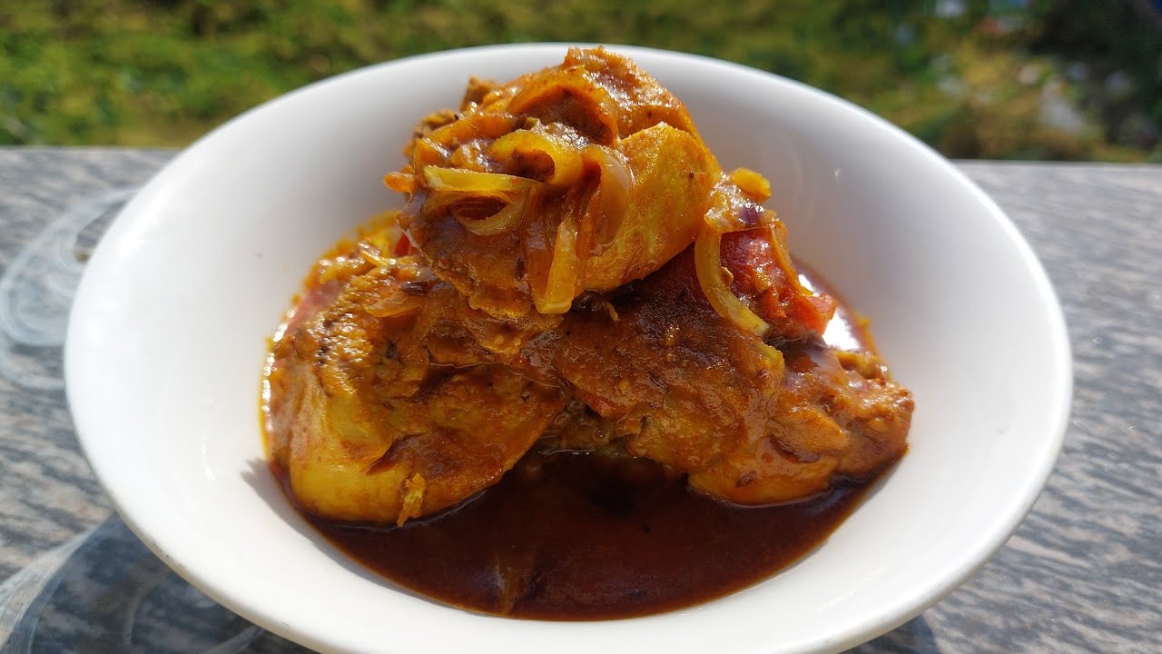 একই রকম ভাবে চিকেন রান্না না করে এই ভাবে ট্রাই করে দেখুন দুর্দান্ত লাগবে।। টেস্টি চিকেনের রেসিপি🥰