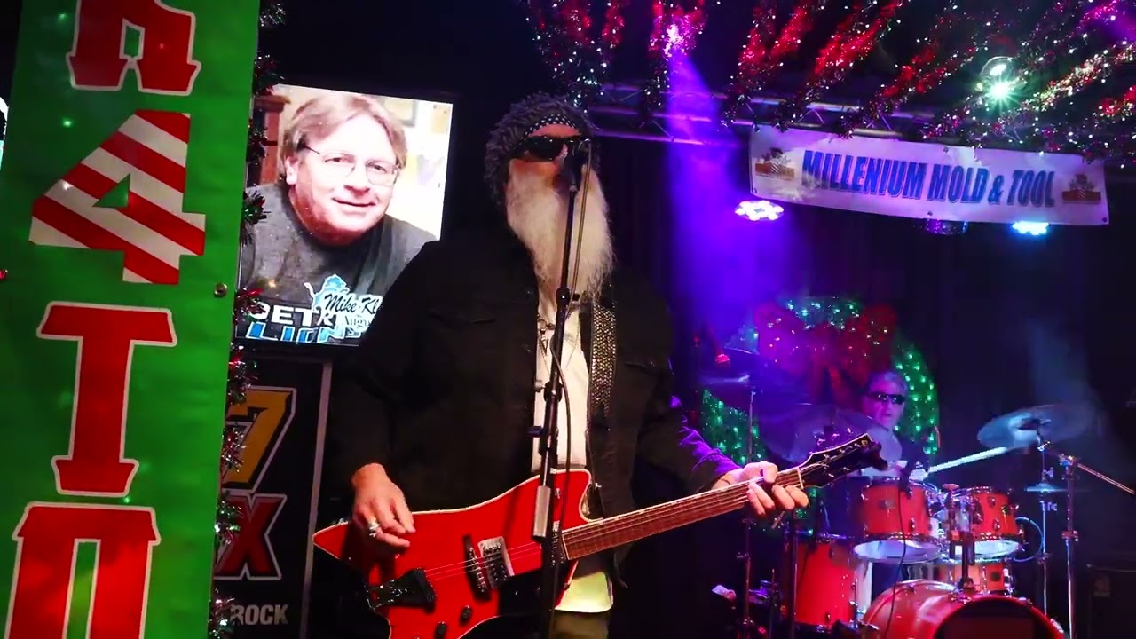 Thunderbeard  ZZ Top Tribute Sharp Dressed Man/Beer Drinkers Hell Raisers Freddy's December 8, 2024