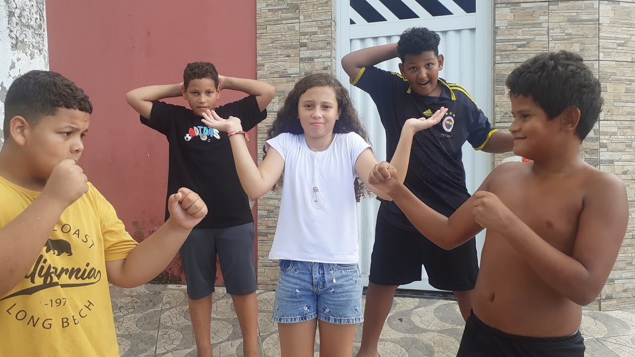 Eles se se desentenderam por causa de ciúmes é isso aconteceu...🤯