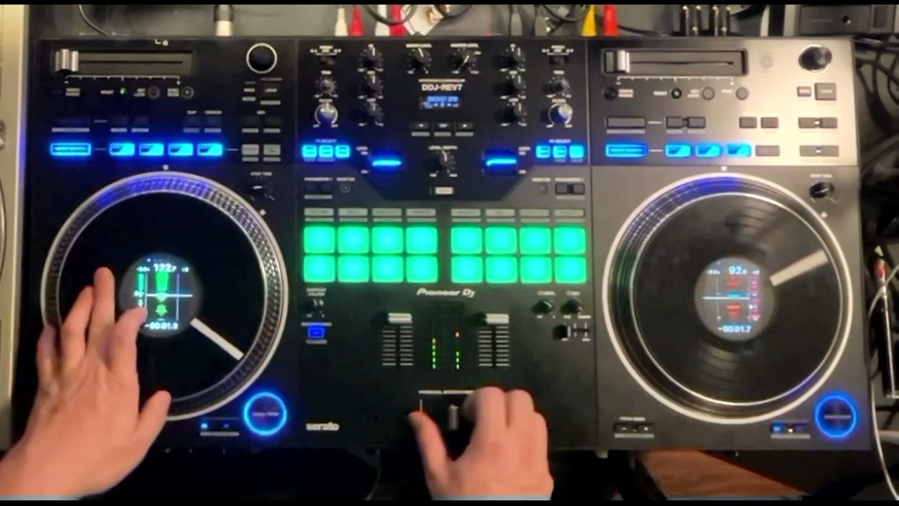 Pioneer DJ DDJ-REV7 cut session using only Instant Scratch