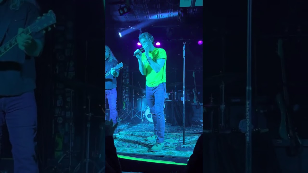 Carbon Leaf sings &ldquo;The Boxer&rdquo; at Smith&rsquo;s Olde Bar in Atlanta, GA on January 18, 2023