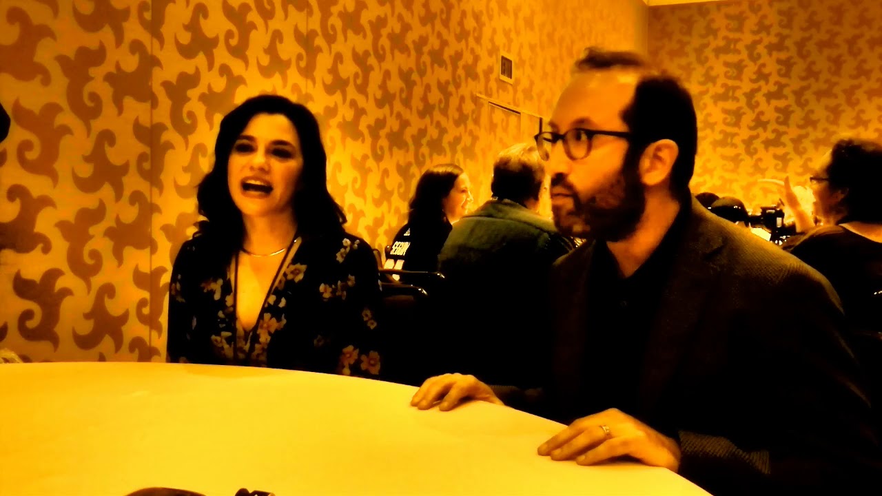 Supergirl: Showrunners Jessica Queller & Robert Rovner - SDCC 2018