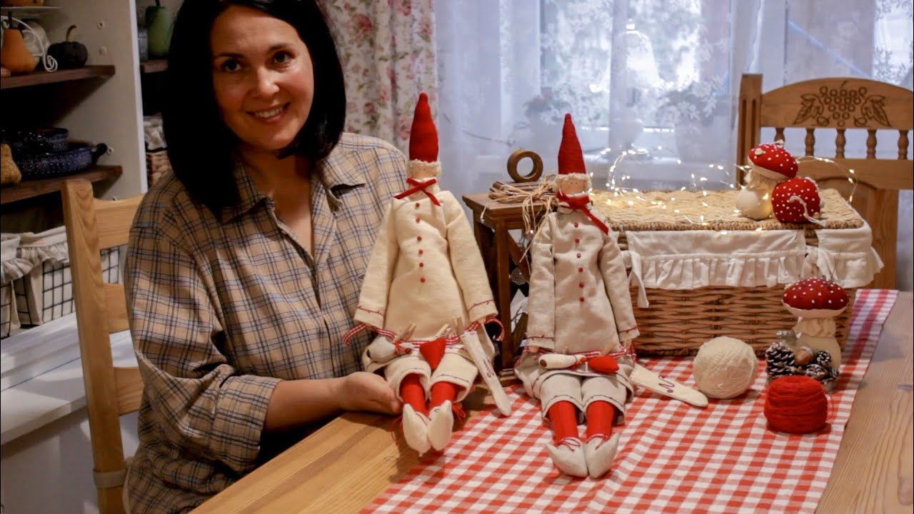 One day in the village. Family dinner. Preparation for Christmas. Sewing: Young Santa