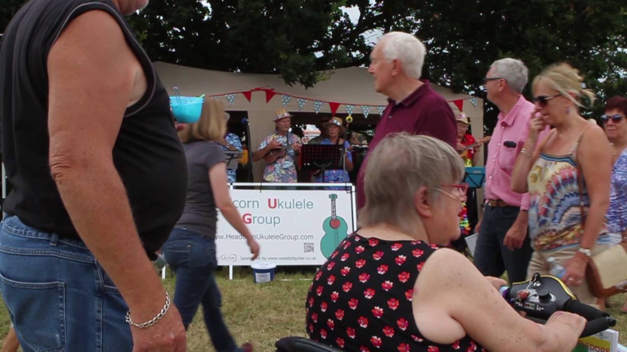 Headcorn Ukulele Group - Appledore Classic Car Rally - 17 July 2016.