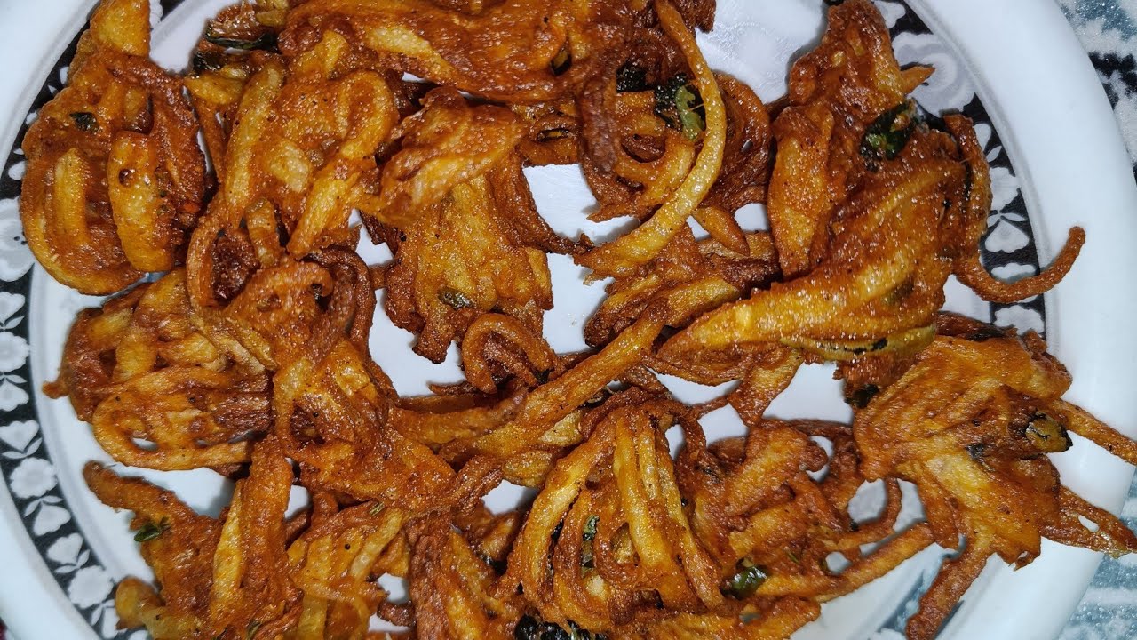 Iftar Special ✨//Crunchy Aloo Pakoda Recipe 😋