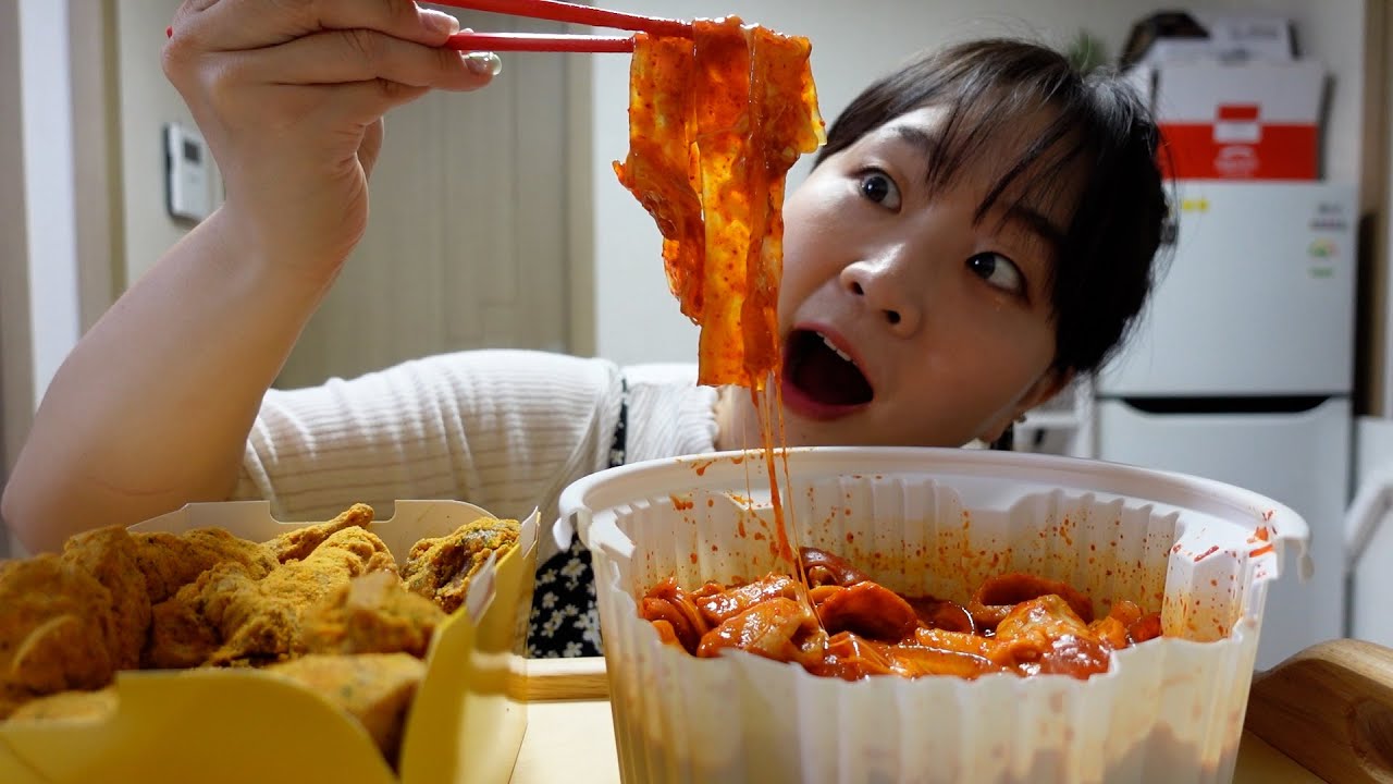 엽떡, 뿌링클치킨 먹방 - 약 550일 만에 먹는 엽떡.. 뿌링클치킨.. 역시 몰래 먹는게 제일 맛있어 (Mukbang)