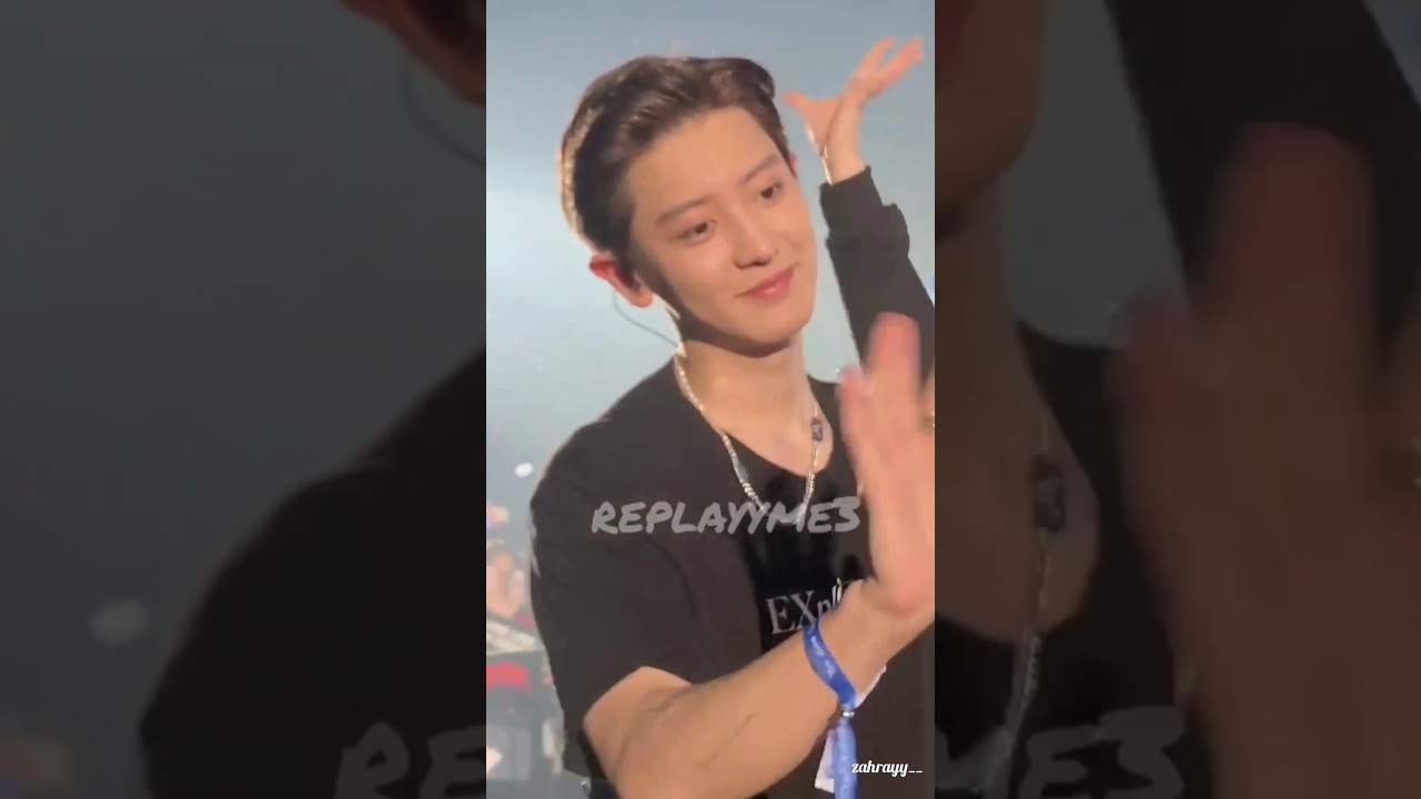 7 minutes smiling sweetly because of Chanyeol