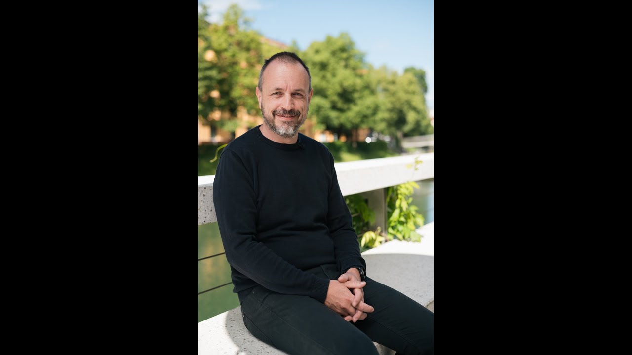 Samo trenutek, ... Vojko Strahovnik (filozof, profesor, UL FF)