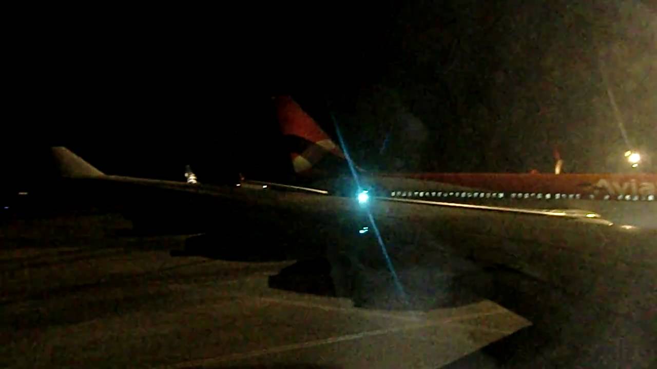 Pushback Lufthansa A346 at Bogota Eldorado Colombia for the trip to Franfurt Germany as LH543
