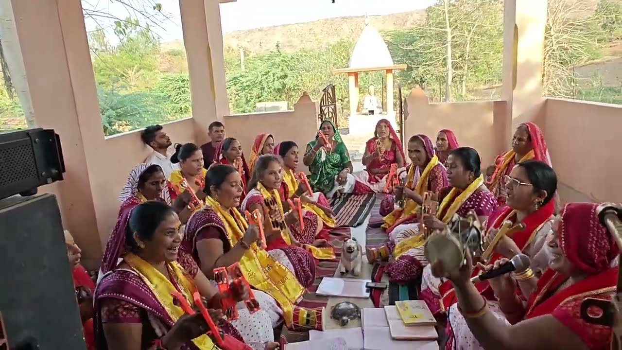 🕉️ હરિ ૐ મેં ૐ સમાયા હૈ મેરા ભોલા નગર મેં આયા હૈ।।🕉️ 🙏 શિવ ભજન 🙏 હર હર મહાદેવ 🙏 ભજન નીચે લખેલું છે 👇