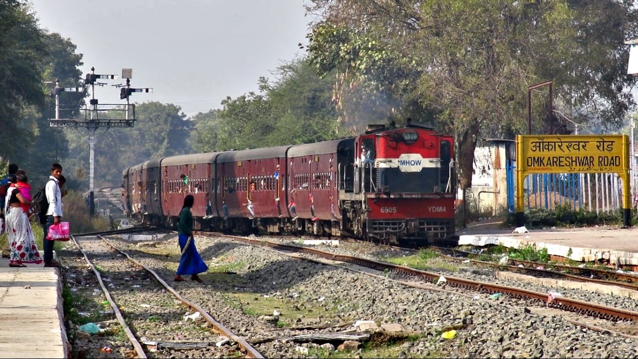 Mesmerizing METER GAUGE Trains at OMKARESHWAR : Indian Railways