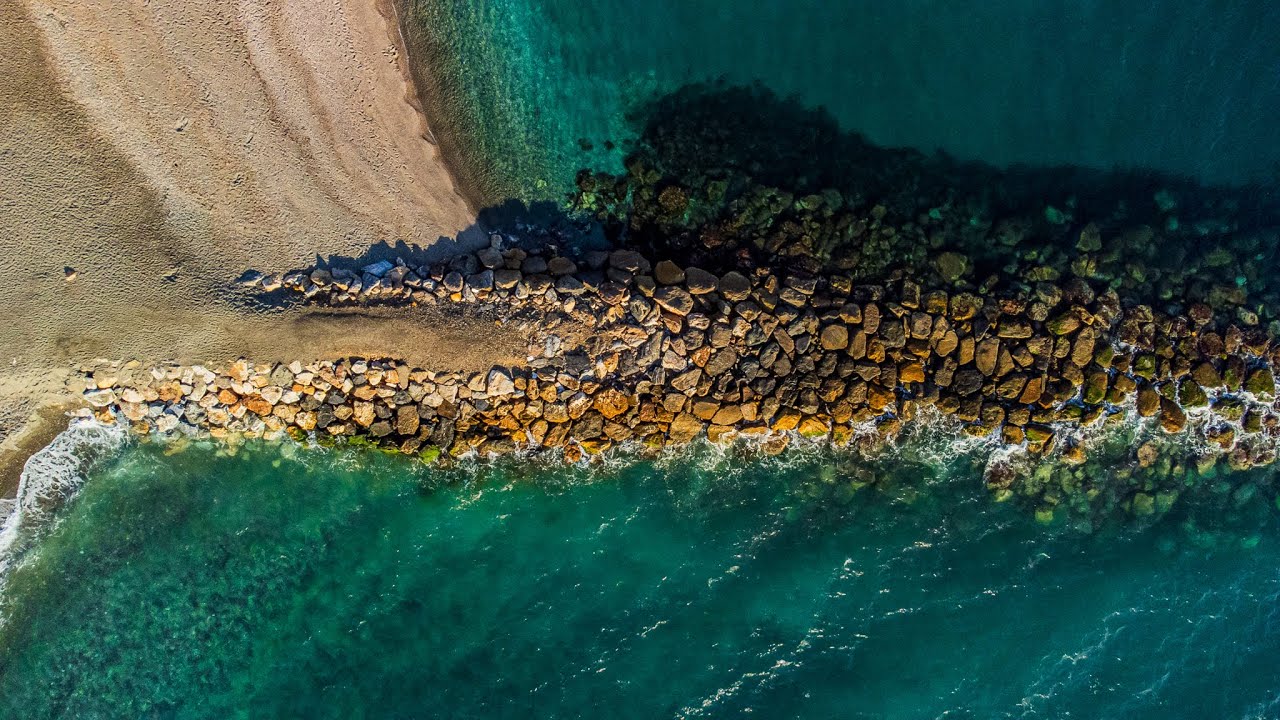 🎬Playa La Mamola, Granada - España | 4k Cinematic⛱️