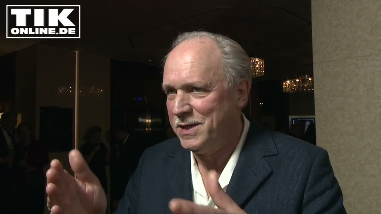 Der letzte Mensch der kein Smartphone hat: Schauspieler Ulrich Tukur sehr persönlich!
