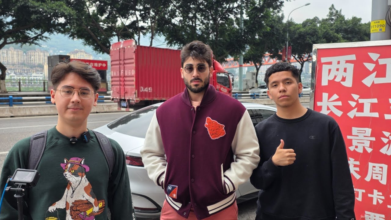 4 AMERICANS LOST IN CYBERPUNK CITY - CHONGQING!