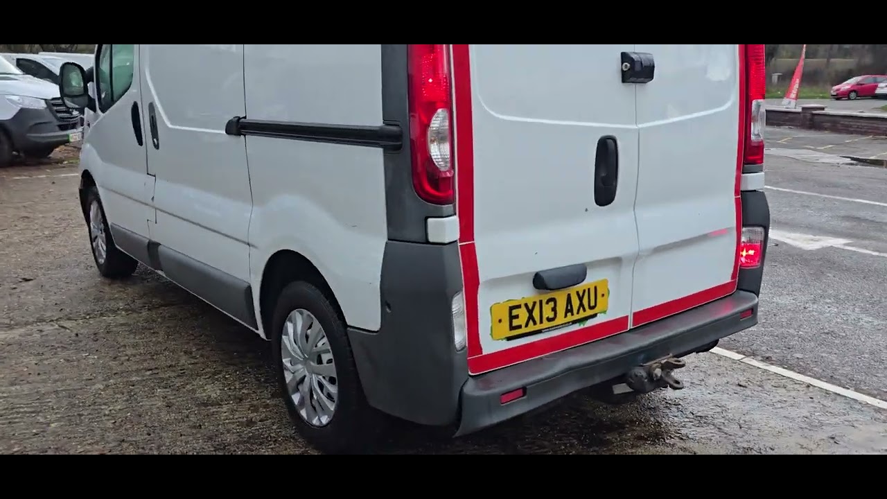 VAUXHALL VIVARO - EX13AXU