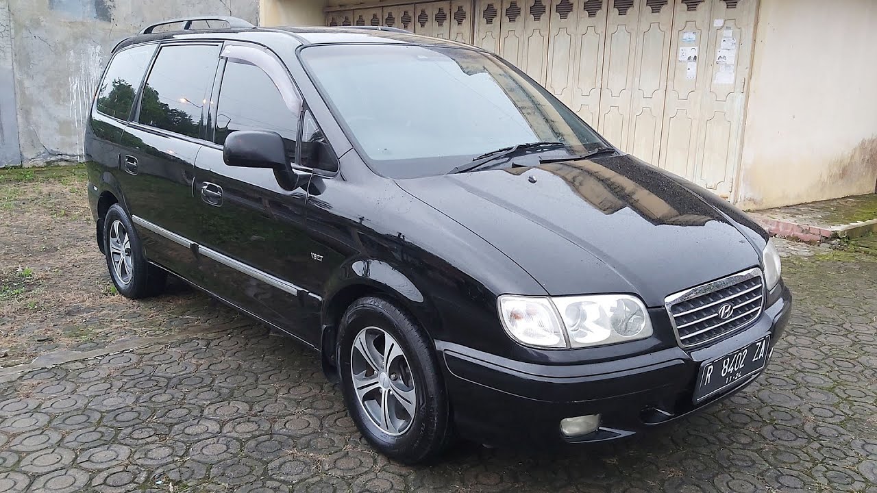 HYUNDAI TRAJET AT CBU ASLI SUNROOF TAHUN 2000