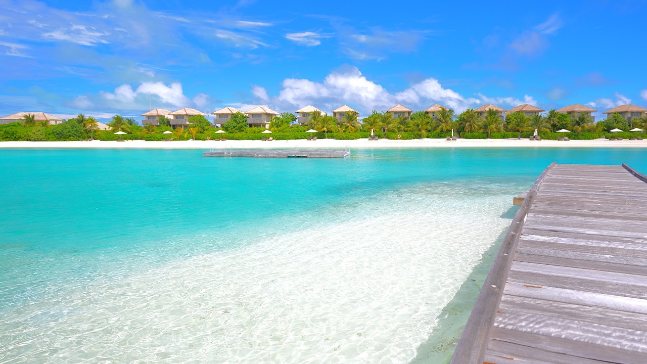 🏝 Fall Asleep With Relaxing Wave Sounds. Ocean Waves 4K UHD. Maldives Beach