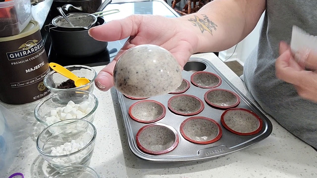 Cookies and Cream Hot Chocolate Bomb ☕🍫💣