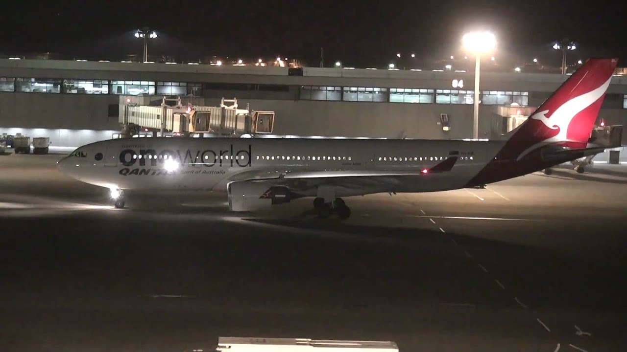 Qantas Airways One World Livery Airbus A330-200 VH-EBL Pushback [NRT/RJAA]