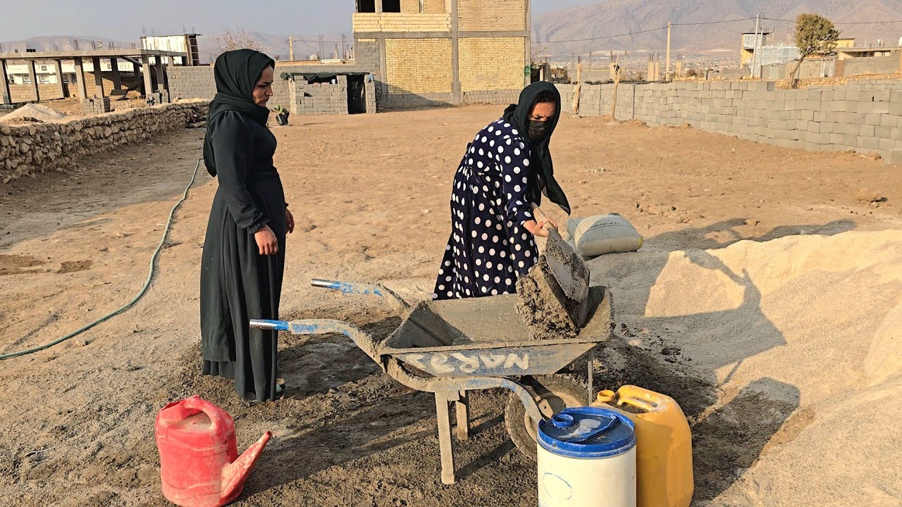 Podłoga chaty jest wreszcie zabetonowana, zima już nie jest straszna!