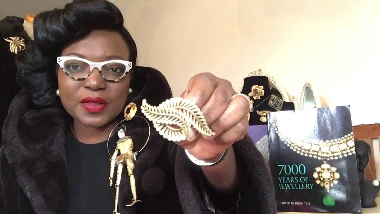 Vintage Jewellery Books Review: How To Identify Collectible Vintage Accessories