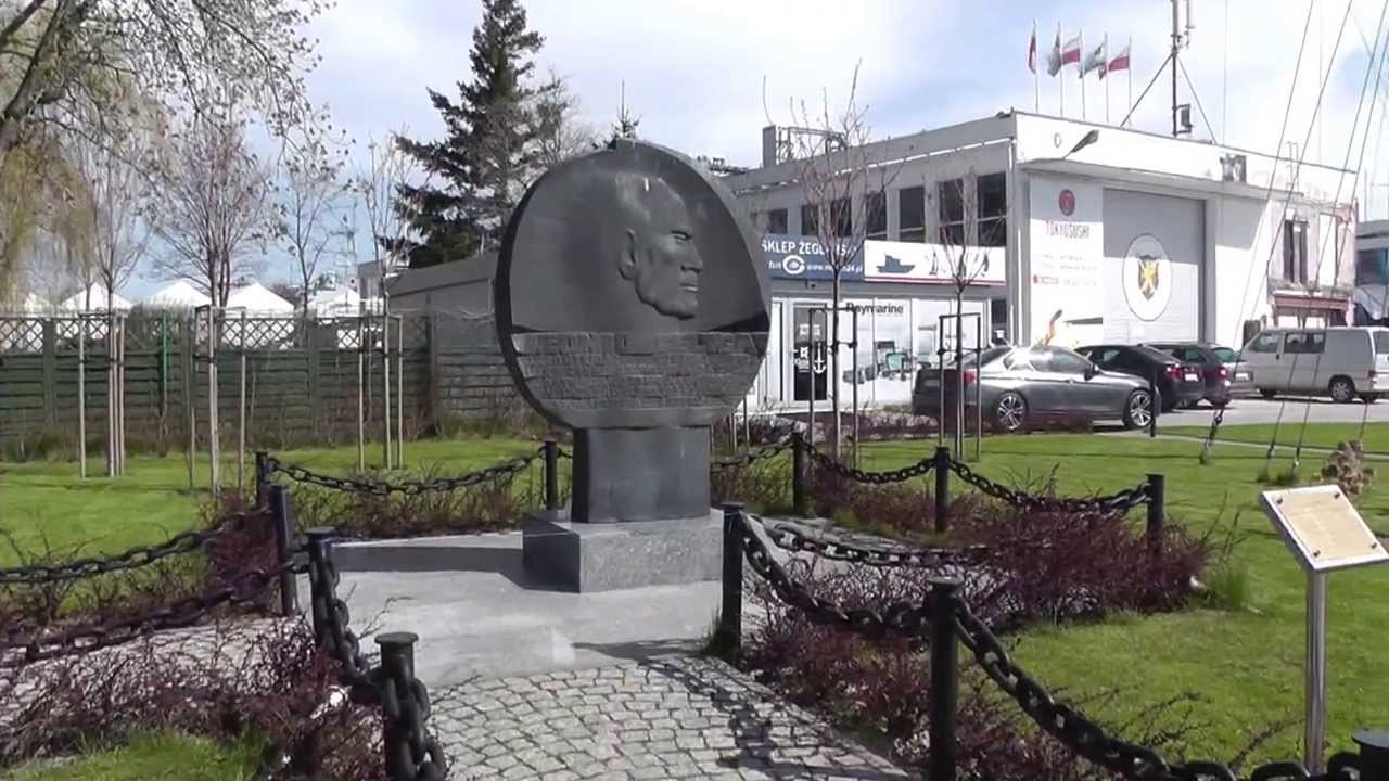 Gdyńskie pomniki, obeliski i rzeźby plenerowe.  HD